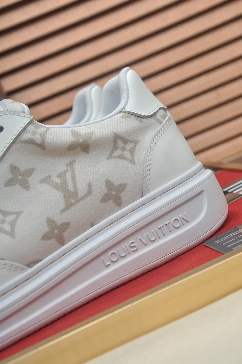 Men's shoes 💰540💶[LOUIS VUITTON] Original order price (water-dyed cowhide lining) new model 🍀LV Louis Vuitton * - top version of LV classic trendy shoes! Made of imported original cowhide, water-dyed cowhide lining, and original wear-resistant rubber outsole! High quality products! Code number 38-45 (45 is custom-made and cannot be returned or exchanged)
